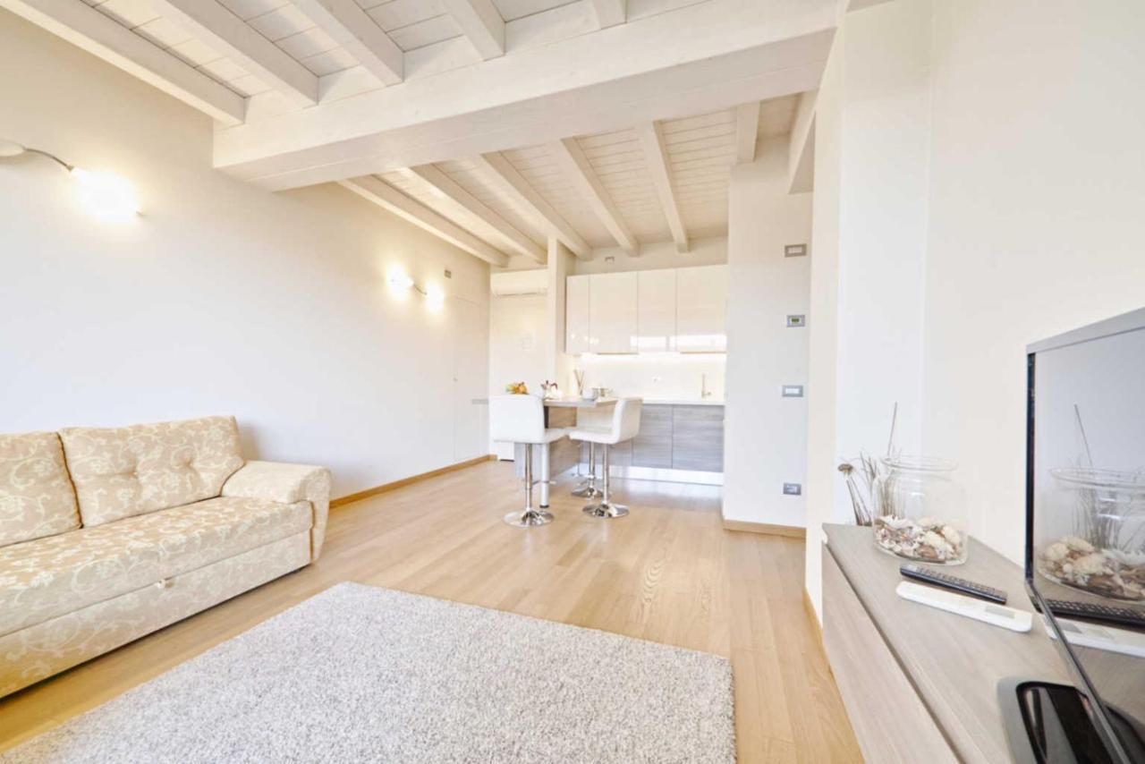 Warda A6 Apartment Дезенцано-дель-Гарда Экстерьер фото